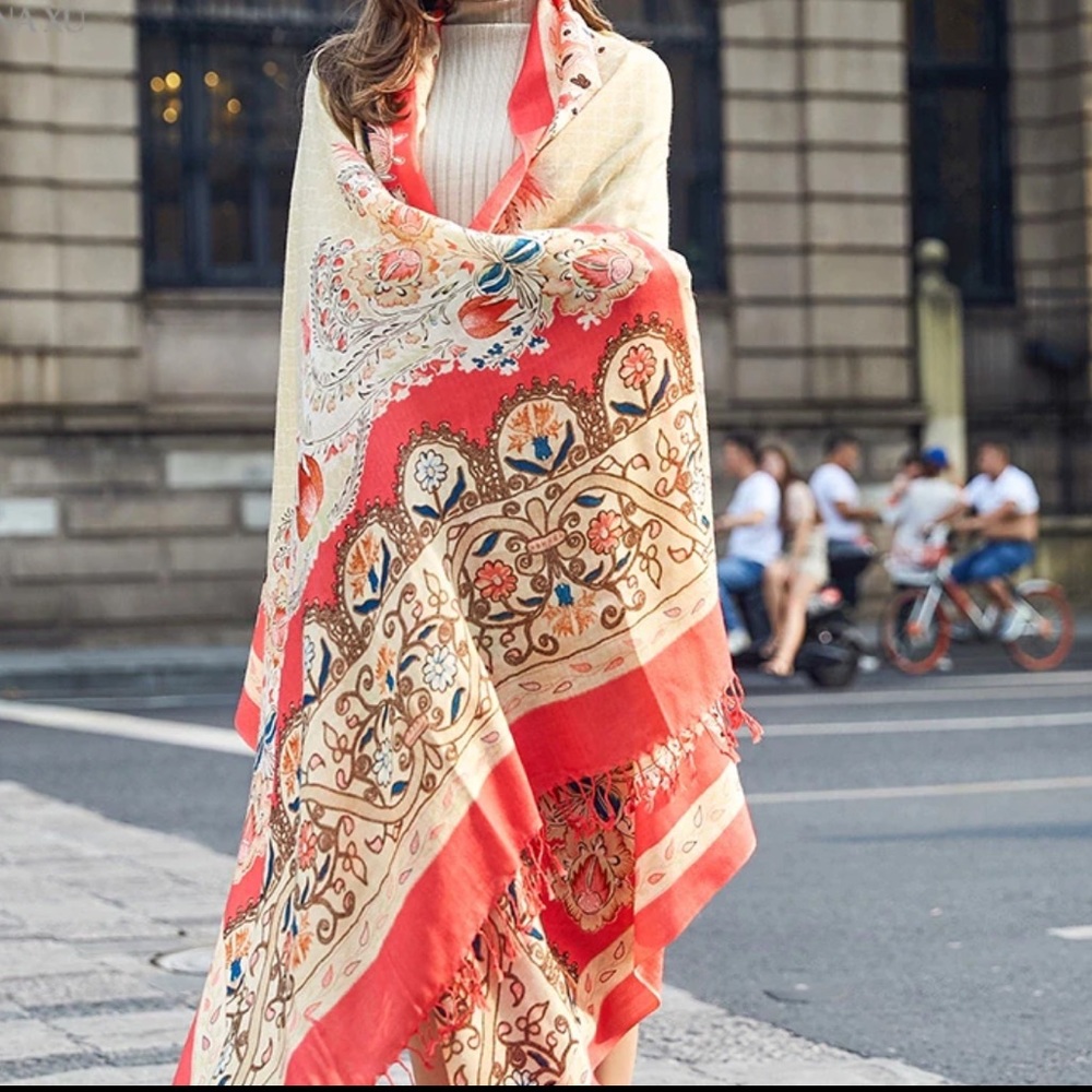 New XL Floral Print 100% soft wool Scarf Wrap